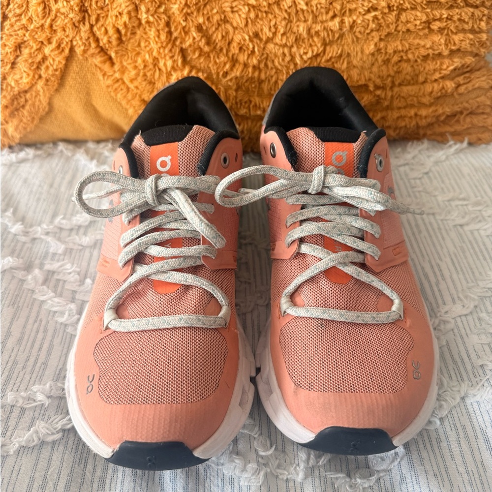 ON RUNNING Female Adult Peach/Aloe